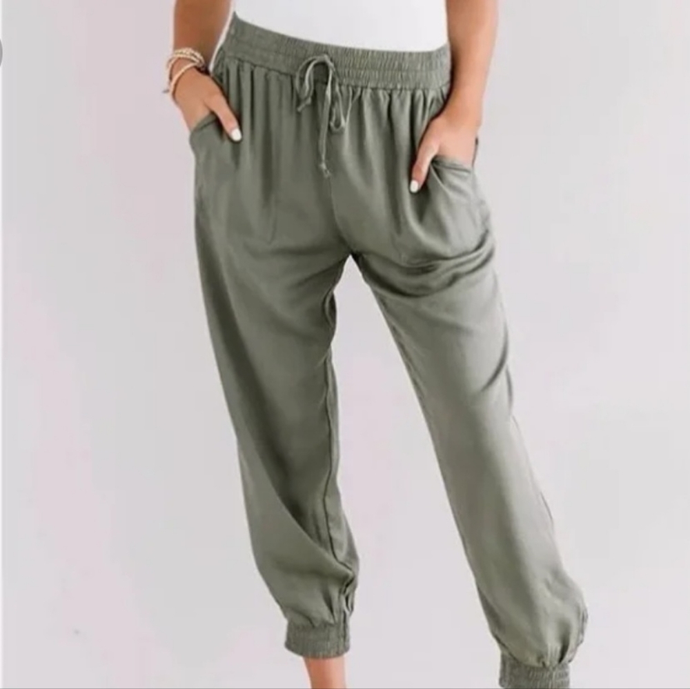 NWT: Hem & Thread Olive Maurice Joggers (size M)